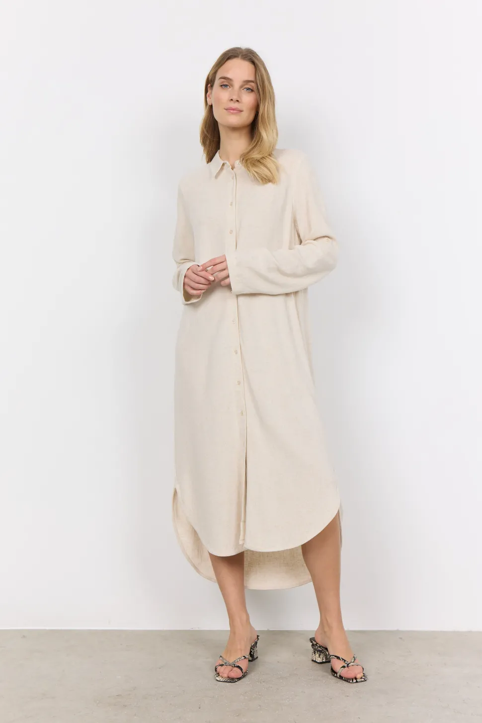 alema__jacket_dress_in_sa_7.webp Alema 2 Jacket Dress in Sand