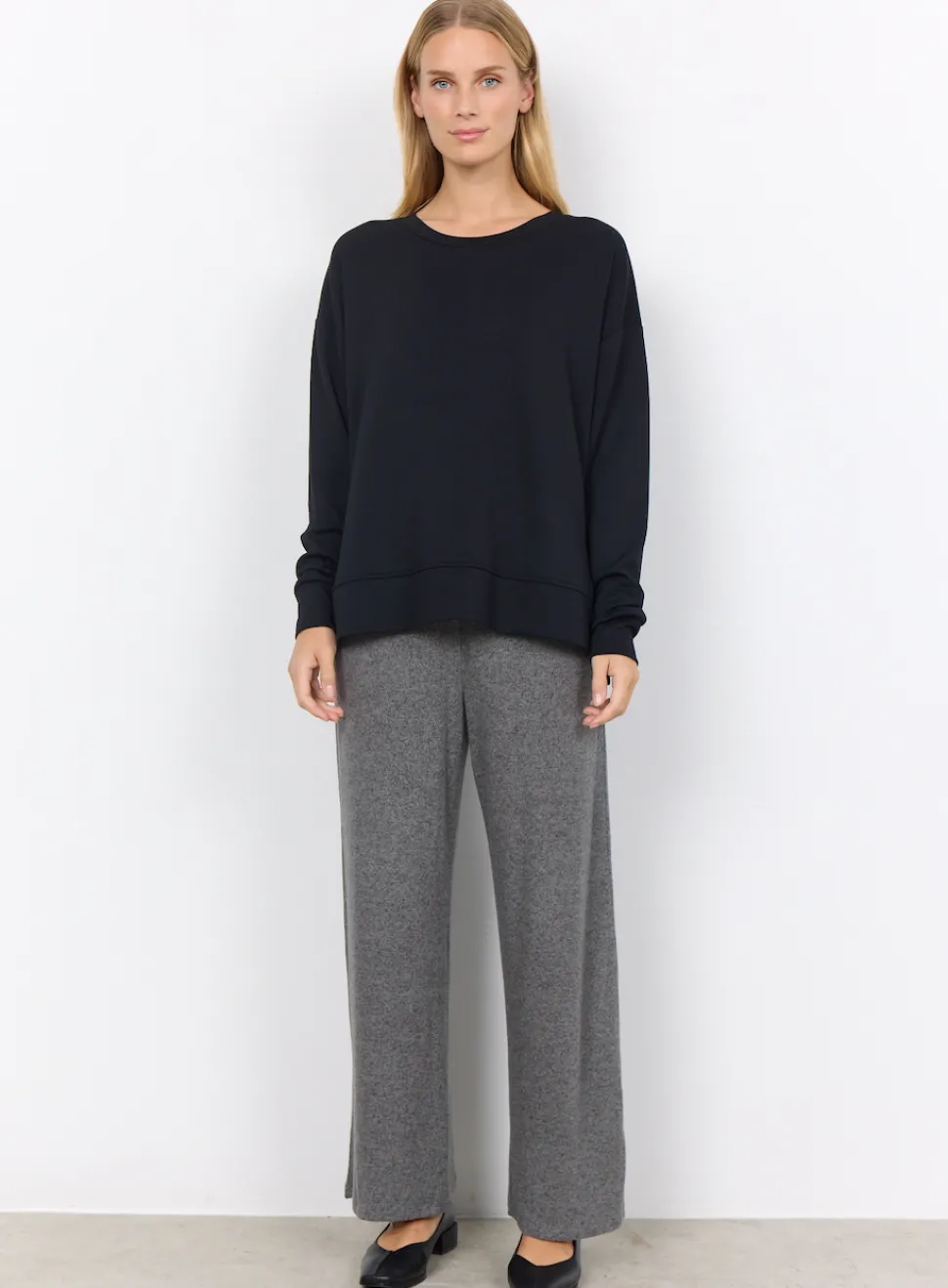 banu__sweatshirt_in_black_1.webp Banu 164 Sweatshirt in Black