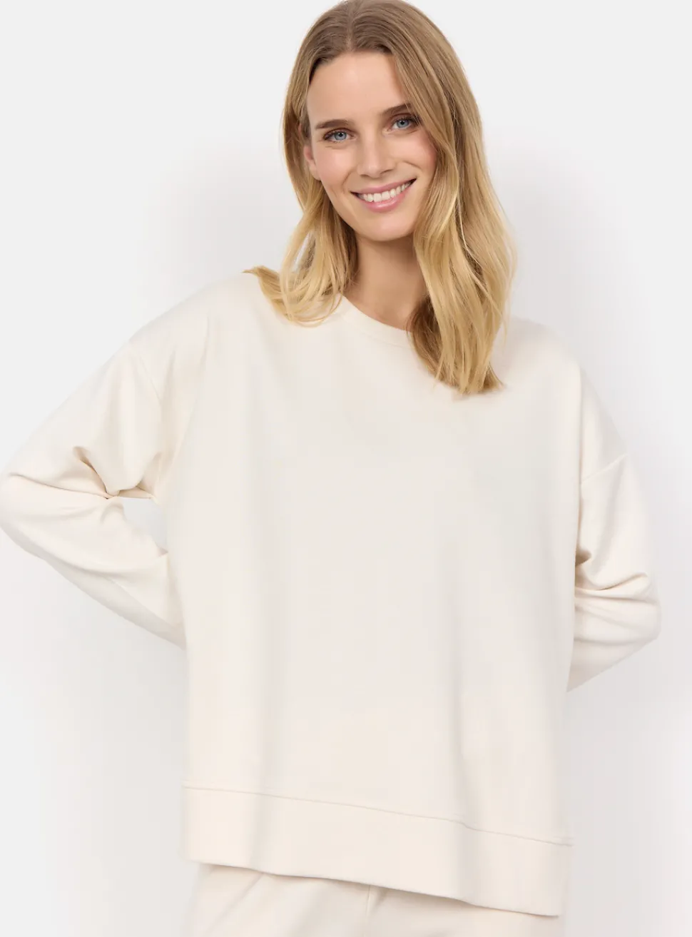 banu__sweatshirt_in_cream_0.webp Banu 164 Sweatshirt in Cream