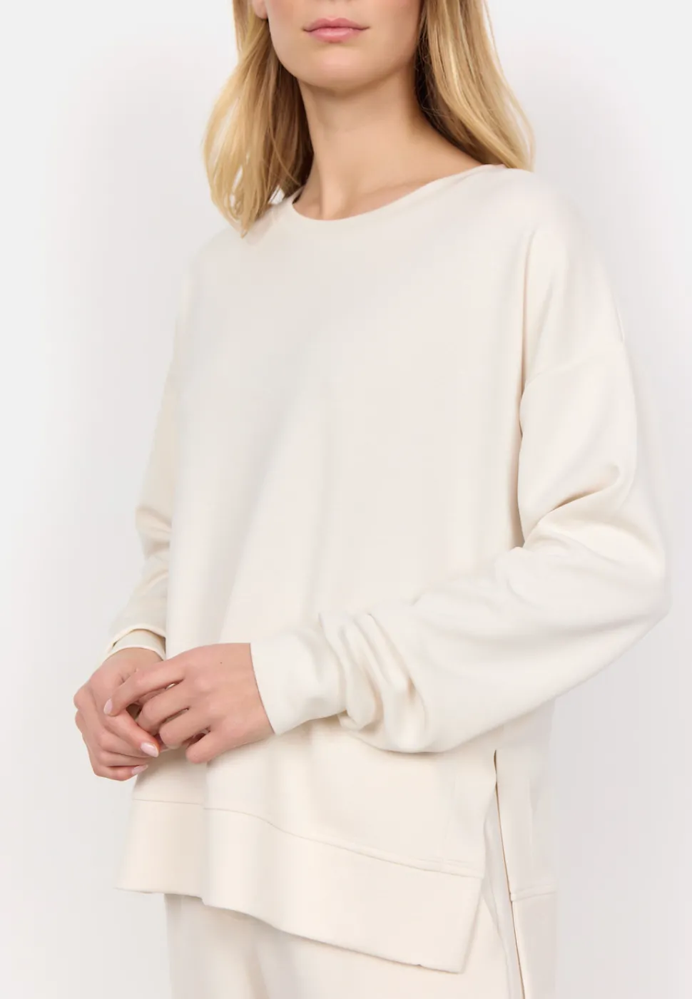 banu__sweatshirt_in_cream_3.webp Banu 164 Sweatshirt in Cream