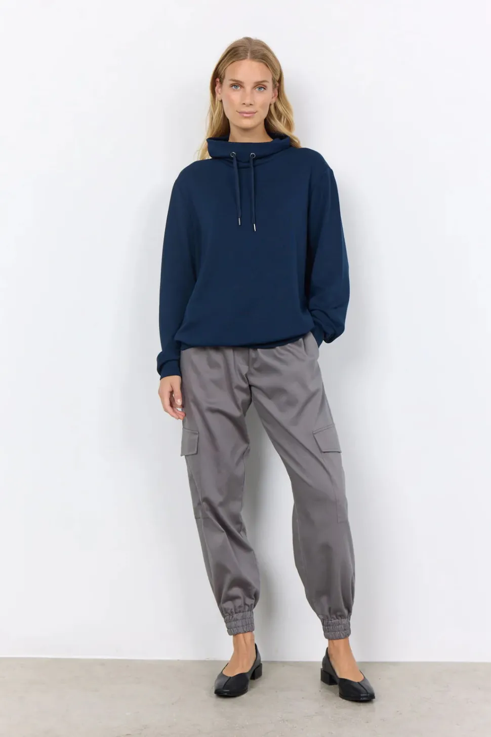 banu__sweatshirt_in_navy_1.webp Banu 125 Sweatshirt in Navy
