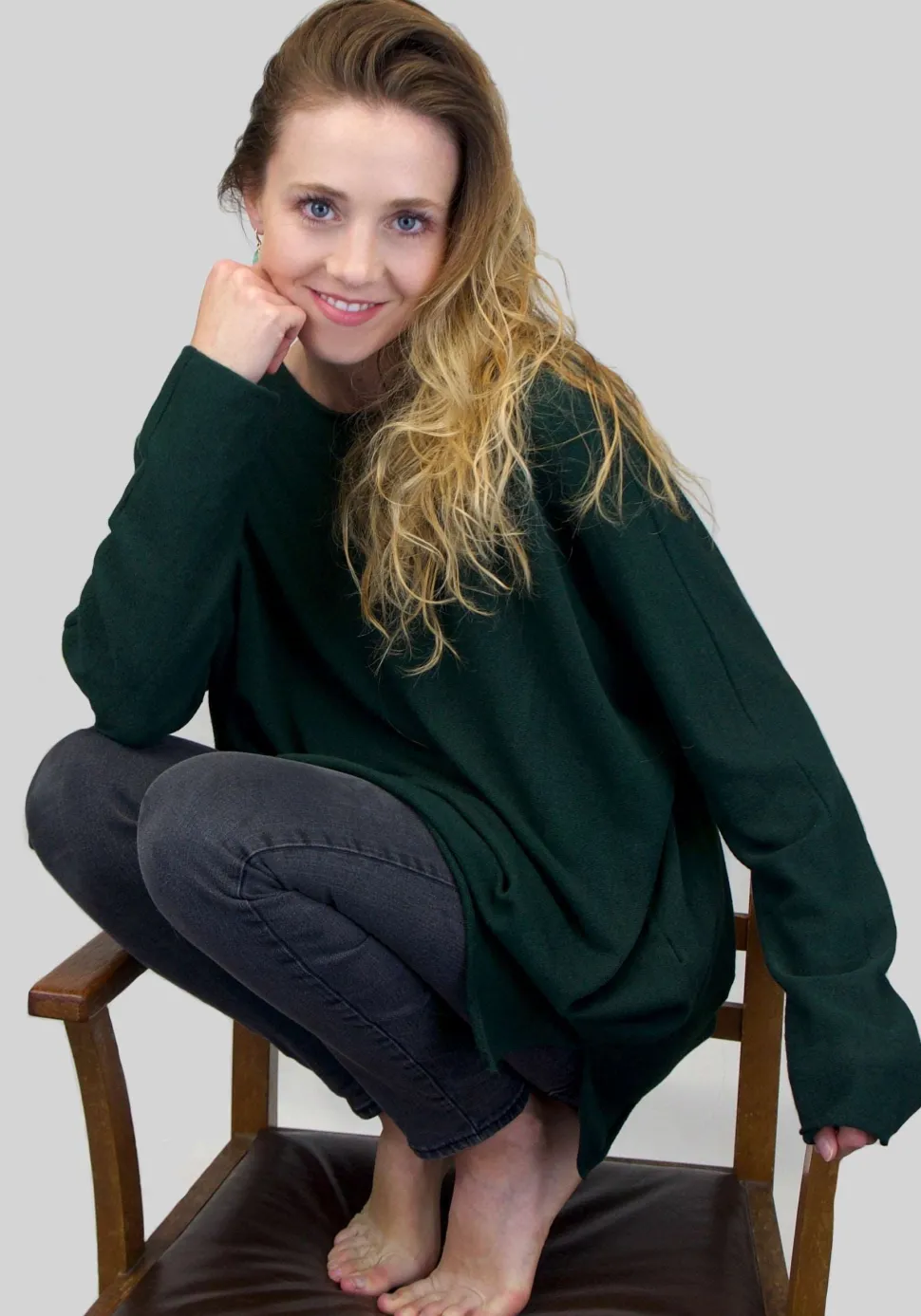 cashmere_mix_round_neck_k_7-2.webp Cashmere Mix Round Neck Knit in Shades of Green