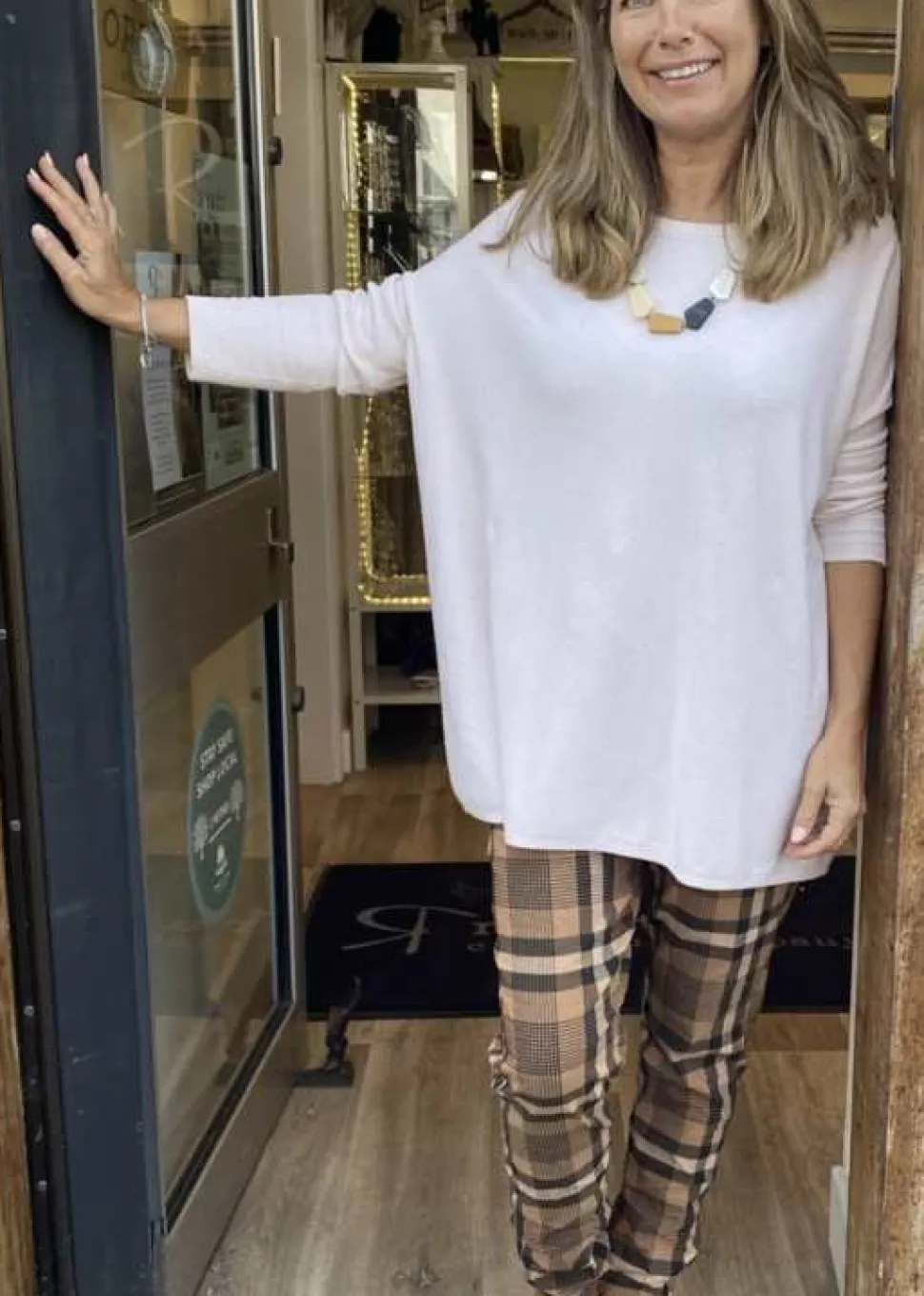 cashmere_mix_round_neck_k_9-3.webp Cashmere Mix Round Neck Knit in Neutrals