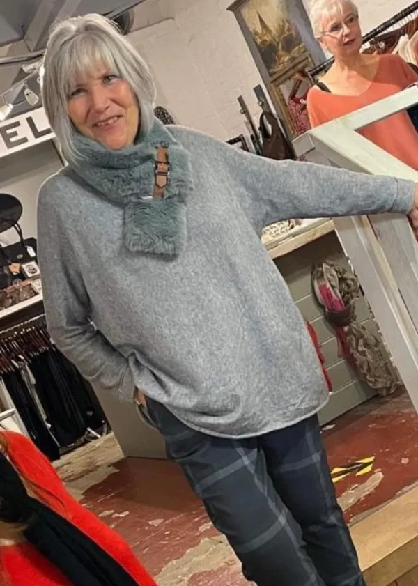 Cashmere Mix V Neck Knit in Greys & Black