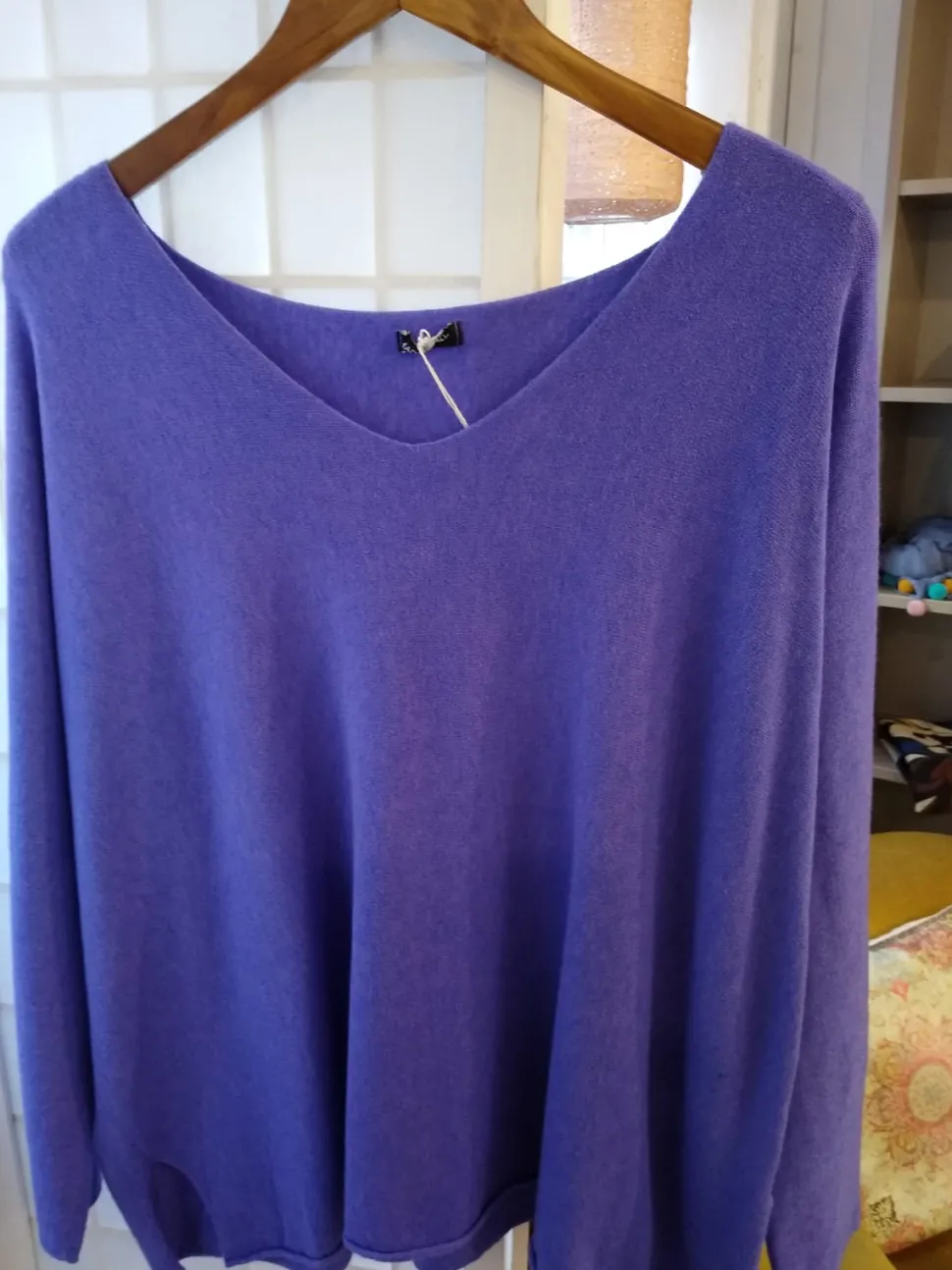 cashmere_mix_v_neck_knit__25.webp Cashmere Mix V Neck Knit in Fruits, Pinks & Berrys