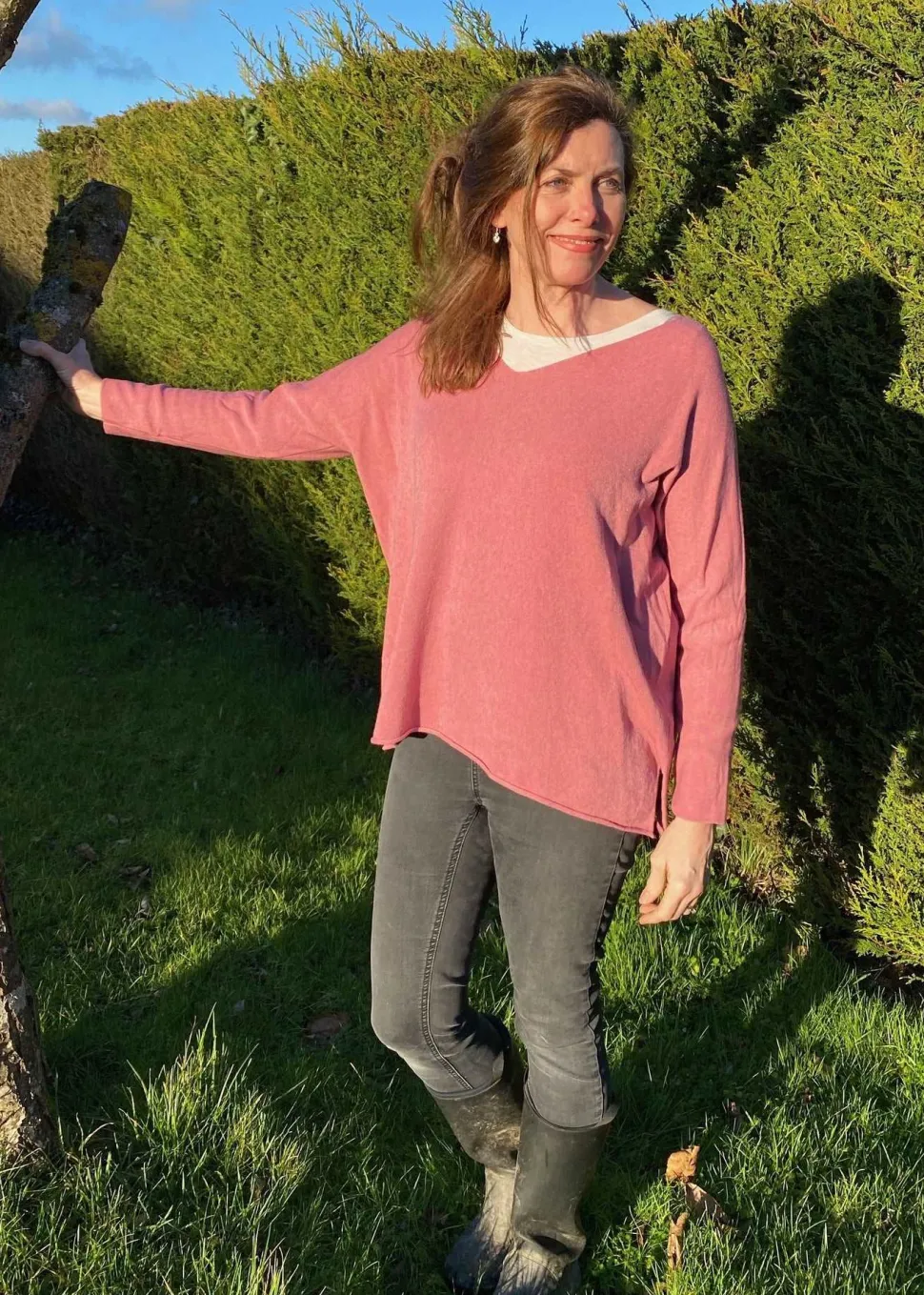 cashmere_mix_v_neck_knit__5-2.webp Cashmere Mix V Neck Knit in Fruits, Pinks & Berrys