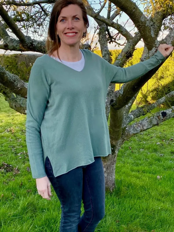 Cashmere Mix V Neck Knit in Shades of Green