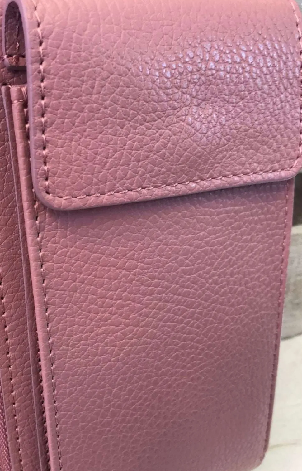 classic_leather_phone_bag_17.webp Classic Leather Phone Bag
