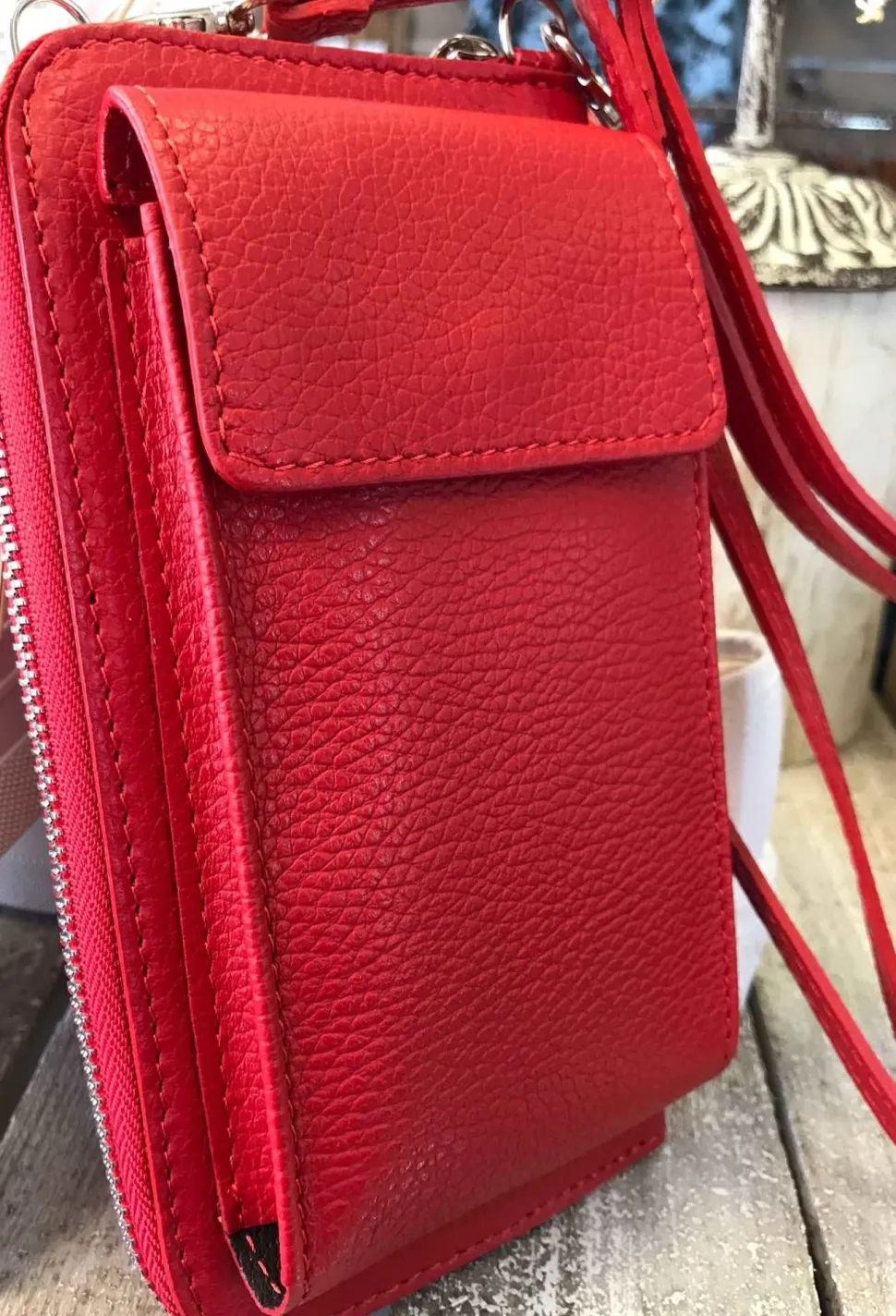 classic_leather_phone_bag_3.webp Classic Leather Phone Bag