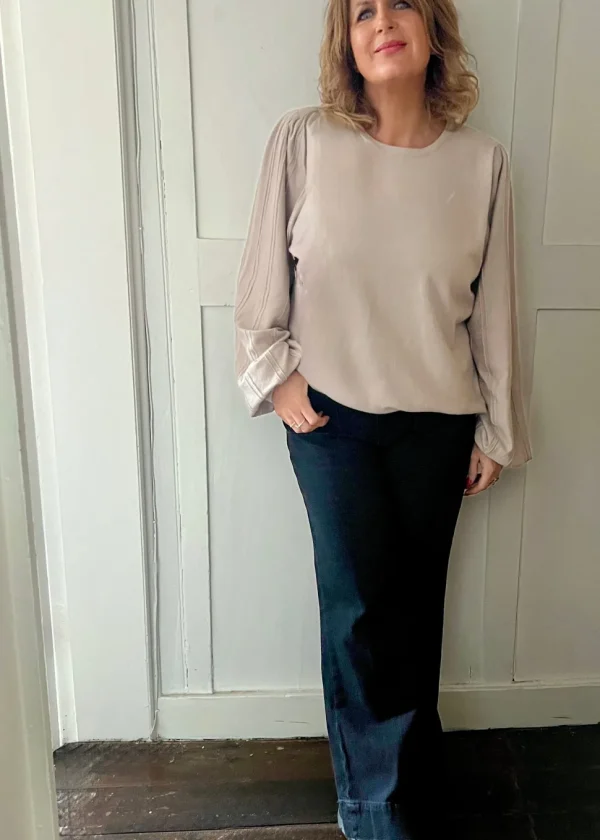 Dela Pullover in String