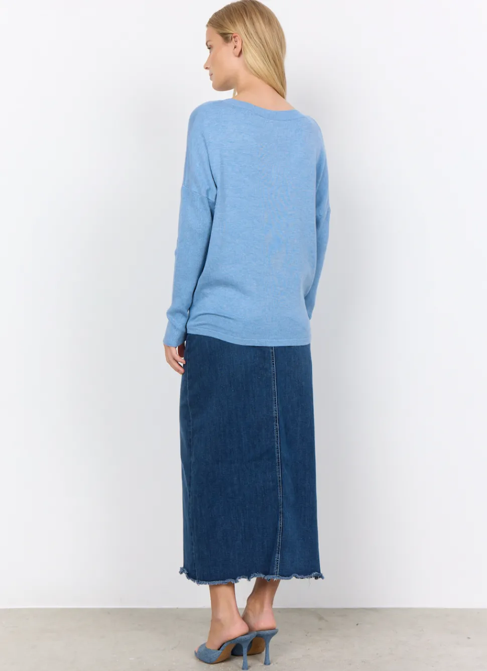 dollie__v_neck_pullover_i_4.webp Dollie 722 V Neck Pullover in Air Blue