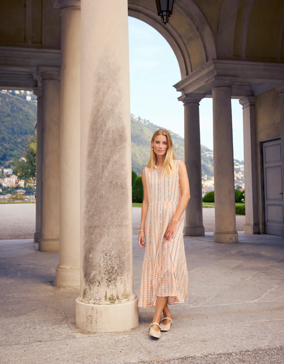 elsia__dress_in_coral_4.webp Elsia 3 Dress in Coral