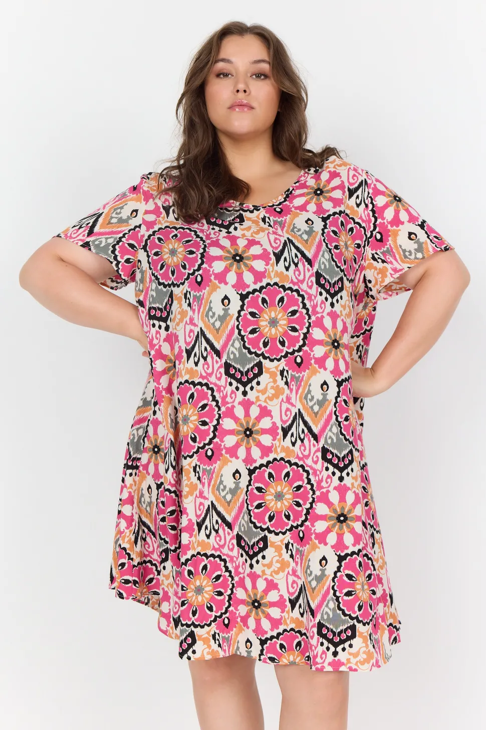 freja__dress_in_fuchsia_0.webp Freja 4 Dress in Fuchsia