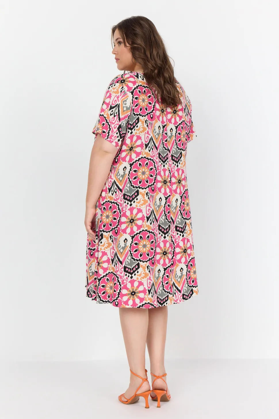 freja__dress_in_fuchsia_4.webp Freja 4 Dress in Fuchsia