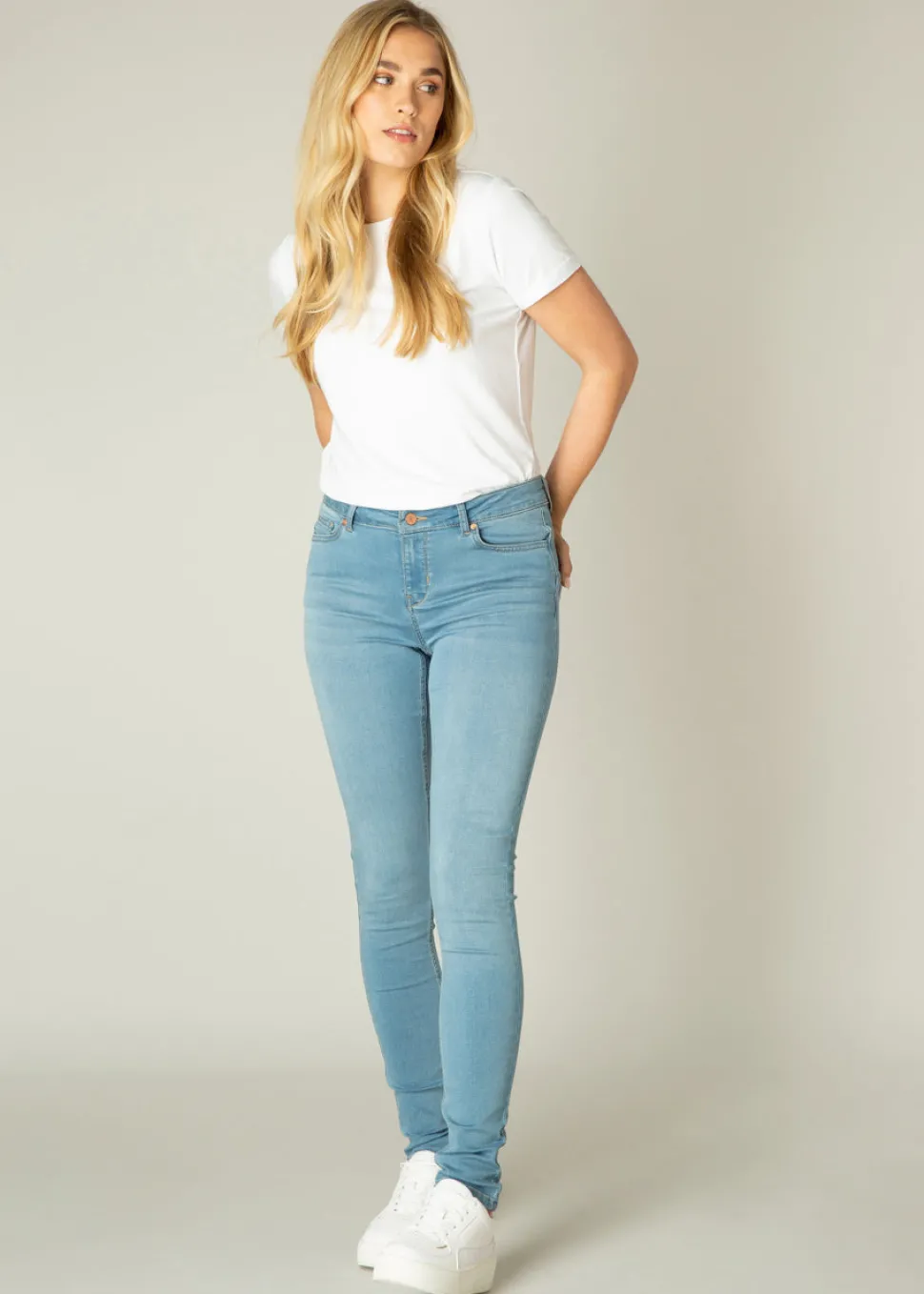 joy_slim_fit_stretch_jean_4-1.webp Joy Slim Fit Stretch Jeans in Light Blue