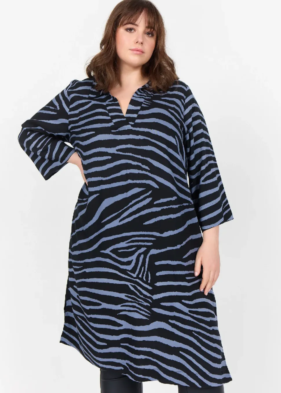 kenja__dress_in_blue_1.webp Kenja 3 Dress in Blue