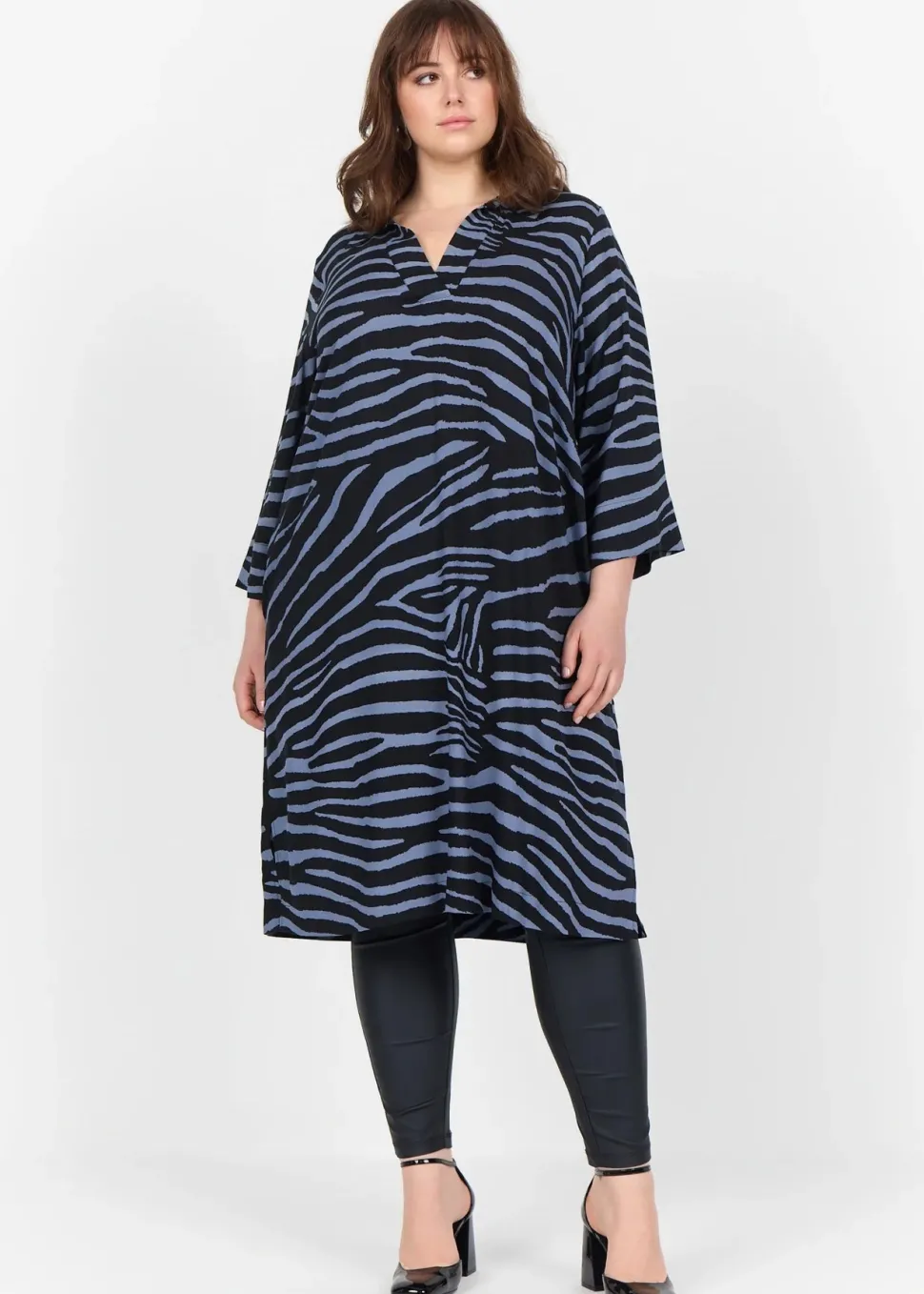 kenja__dress_in_blue_2.webp Kenja 3 Dress in Blue