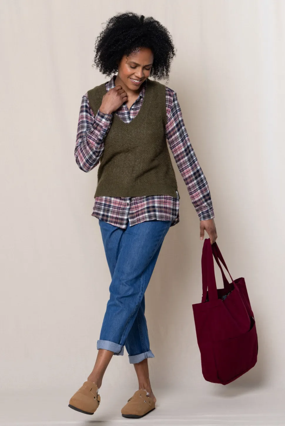 laurel_cable_knit_tank_in_2.webp Laurel Cable Knit Tank in Olive