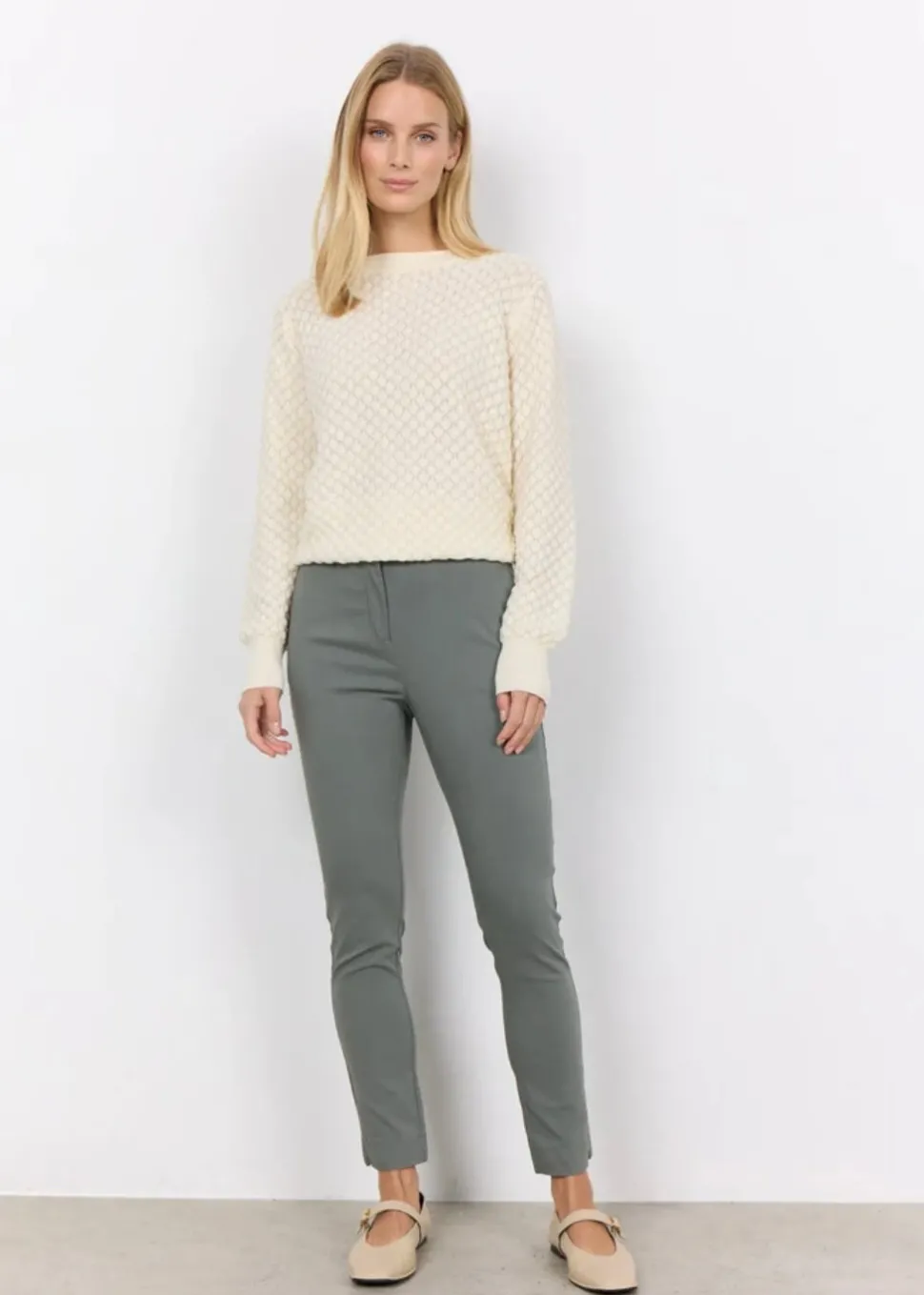 lilly_b_pants_in_dusty_gr_0.webp Lilly 44-B Pants in Dusty Green