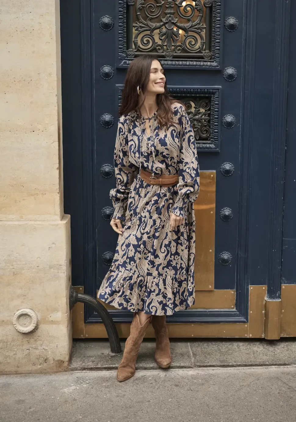 lucy_long_dress_in_blue_p_8.webp Lucy Long Dress in Blue Paisley