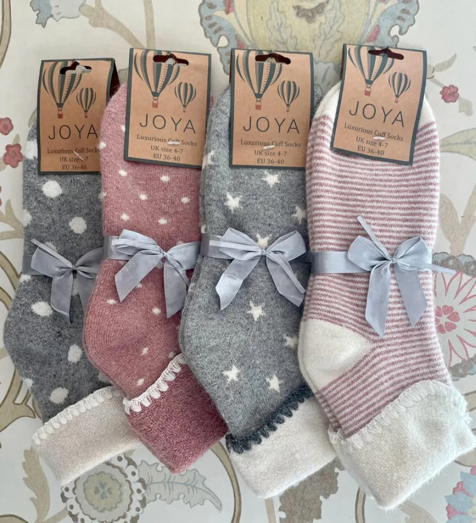 luxurious_cuff_big_dot_ho_7.webp Luxurious Cuff Big Dot House Socks