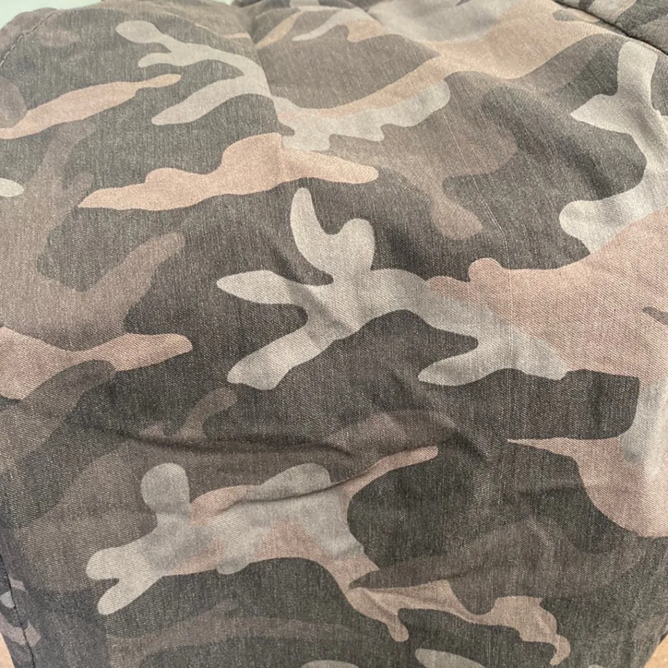 magic_camo_trousers_11.webp Magic Camo Trousers