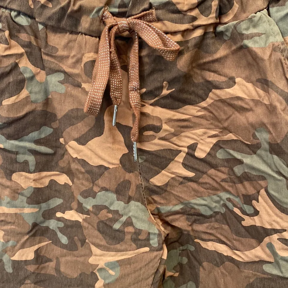 magic_camo_trousers_14.webp Magic Camo Trousers