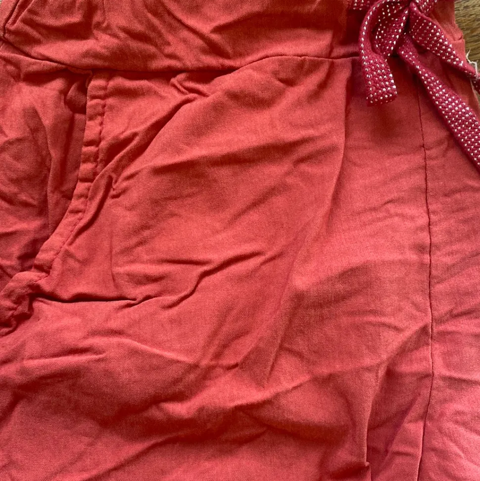magic_plain_trousers_in_b_8.webp Magic Plain Trousers in Bright & Pink Shades