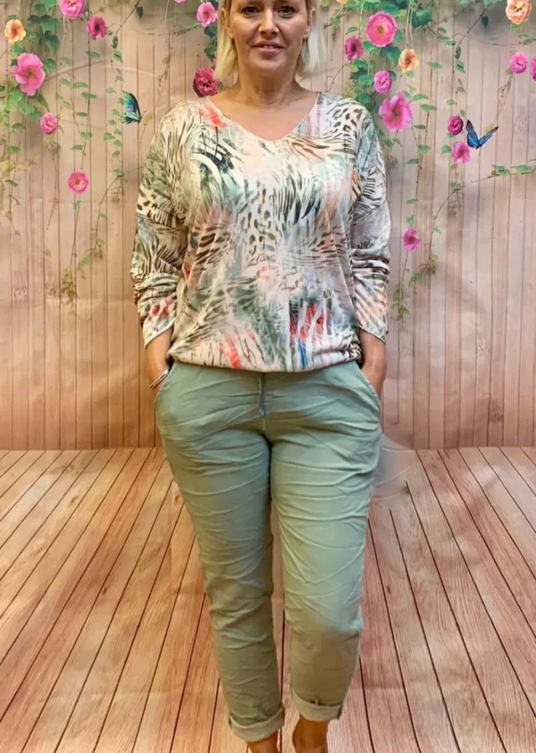 Magic Plain Trousers in Shades of Green