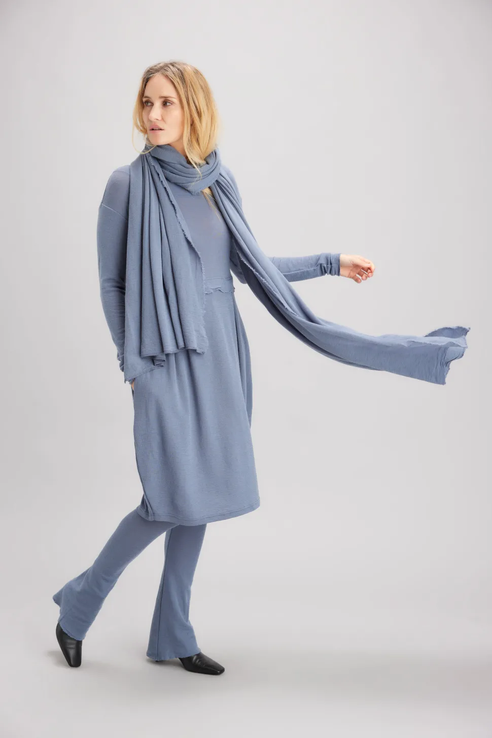 merino_wool_blusbar_dress_12.webp Merino Wool Blusbar Dress with Pleats in Blue & Brown