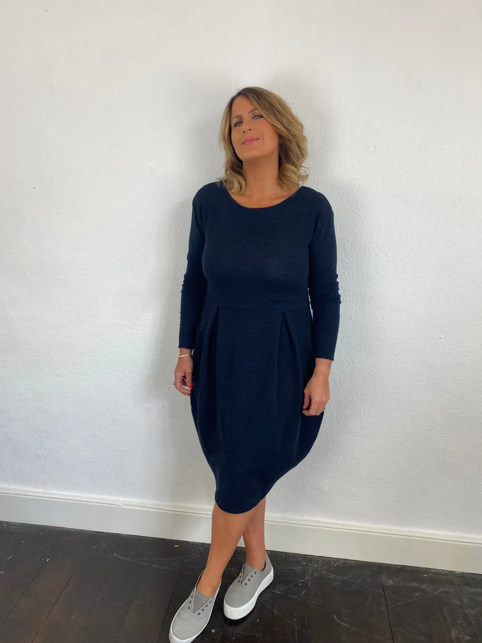 merino_wool_blusbar_dress_6.webp Merino Wool Blusbar Dress with Pleats in Blue & Brown