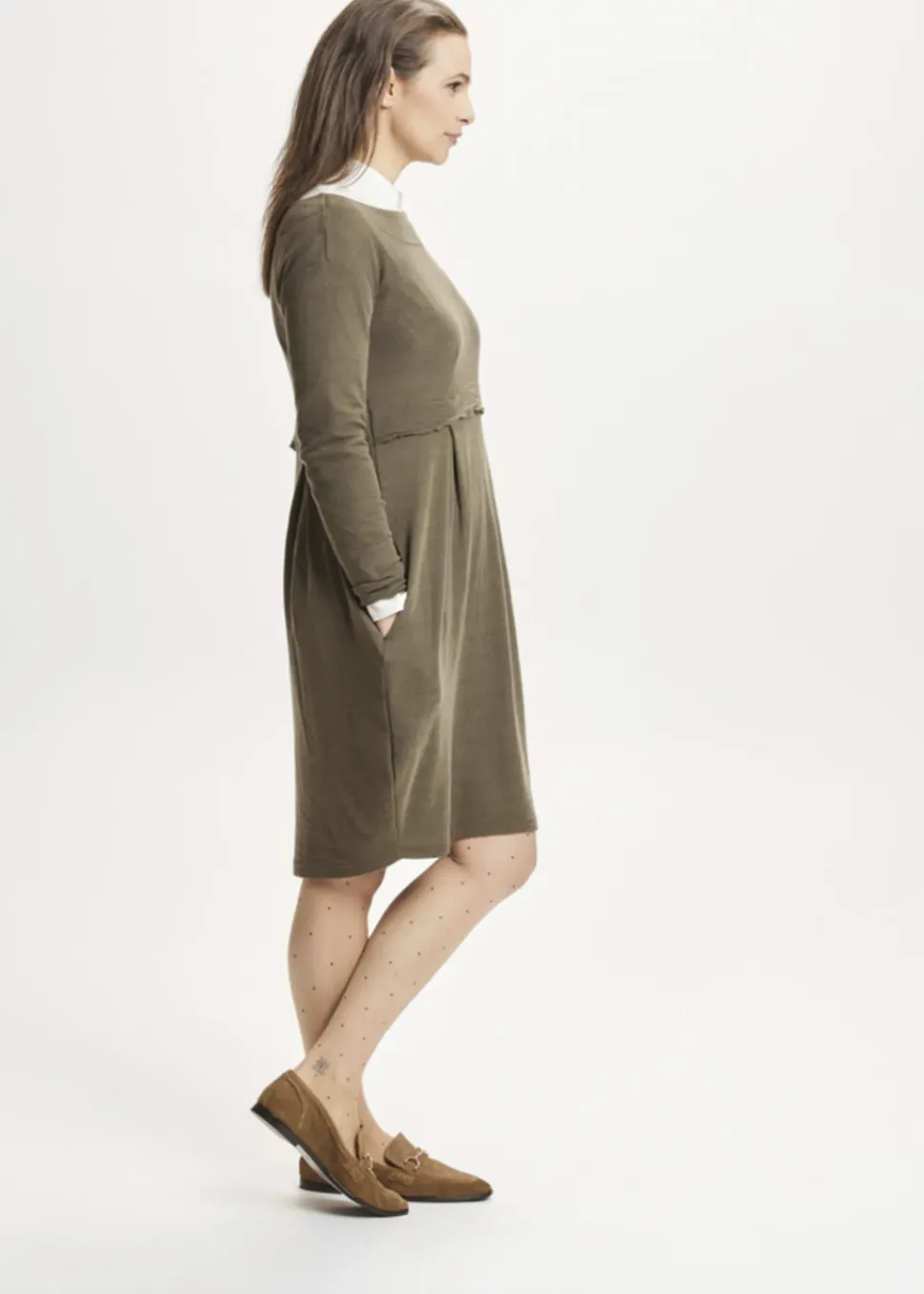 merino_wool_blusbar_dress_7.webp Merino Wool Blusbar Dress with Pleats in Blue & Brown