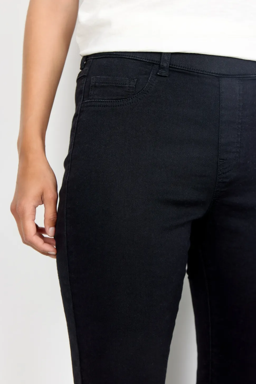 nadira__pants_in_black_2.webp Nadira 1 Pants in Black