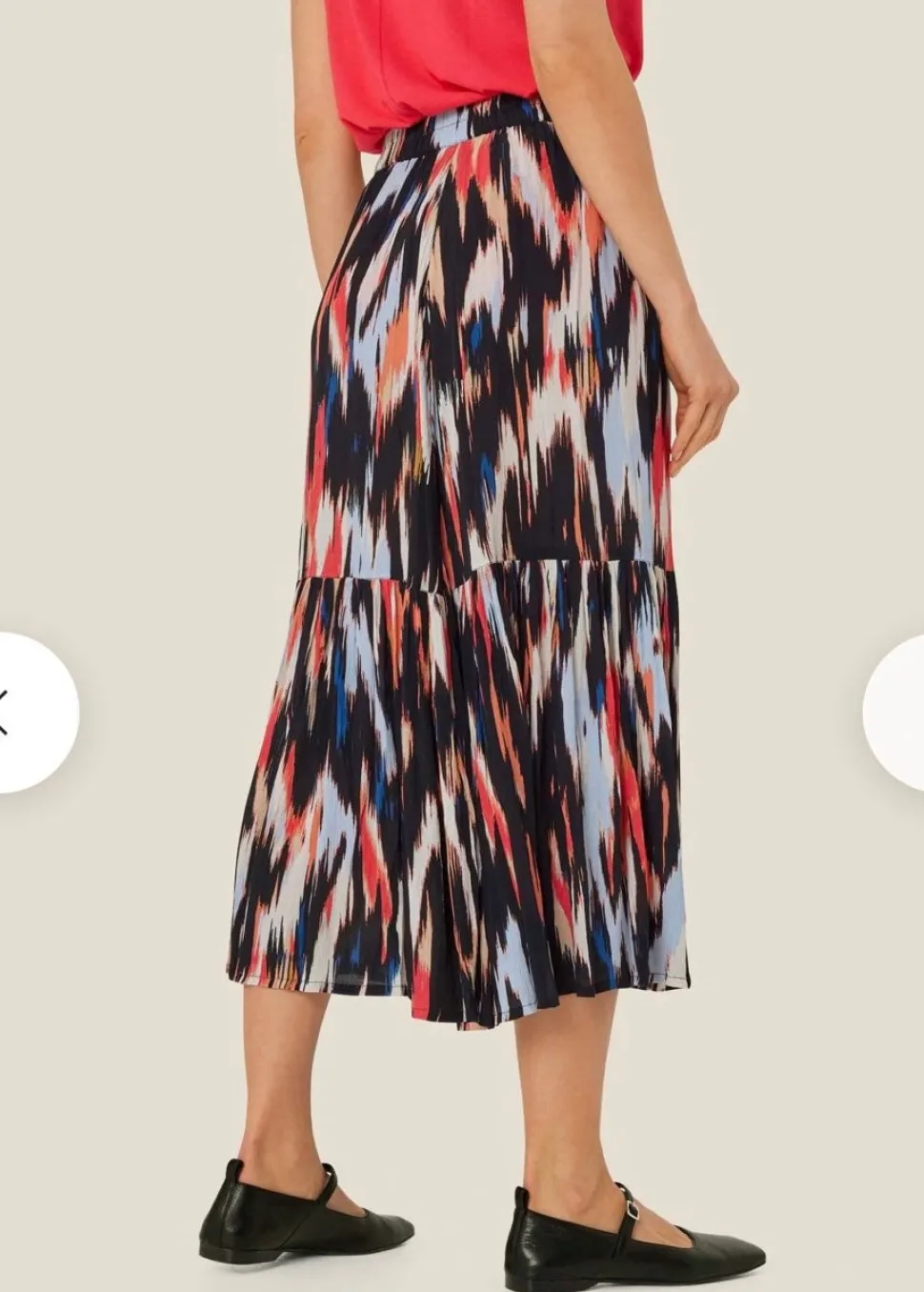 signe_skirt_in_hibiscus_2.webp Signe Skirt in Hibiscus