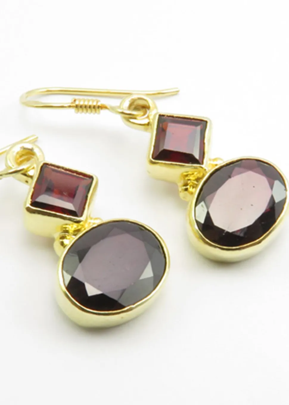 solid_silver_gold_plated__0.webp Solid Silver Gold Plated Garnet Diamonds in Diamond and Oval Shapes