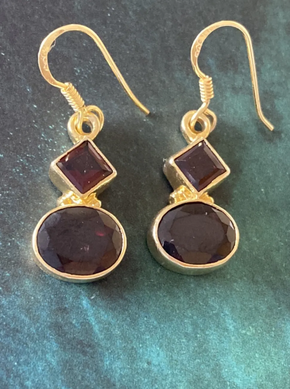 solid_silver_gold_plated__1.webp Solid Silver Gold Plated Garnet Diamonds in Diamond and Oval Shapes