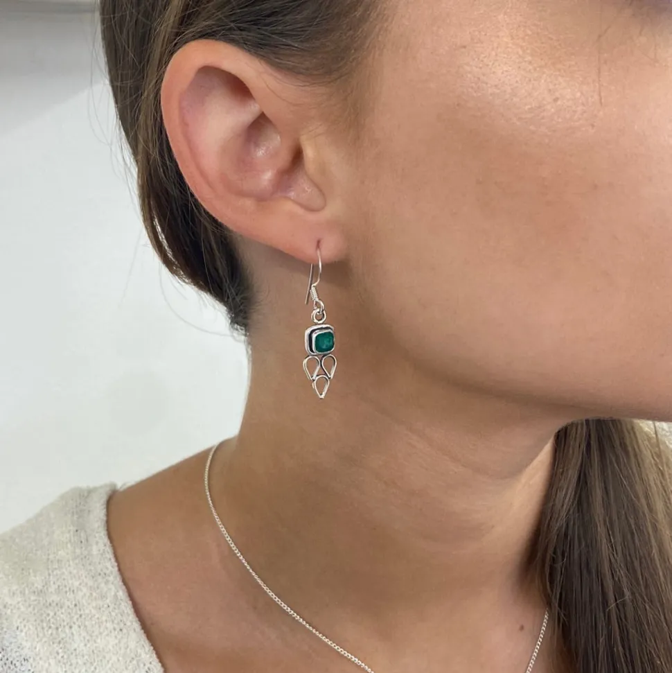 solid_silver_green_onyx_d_1.webp Solid Silver Green Onyx Drop Earrings with Triple Triangle Detail