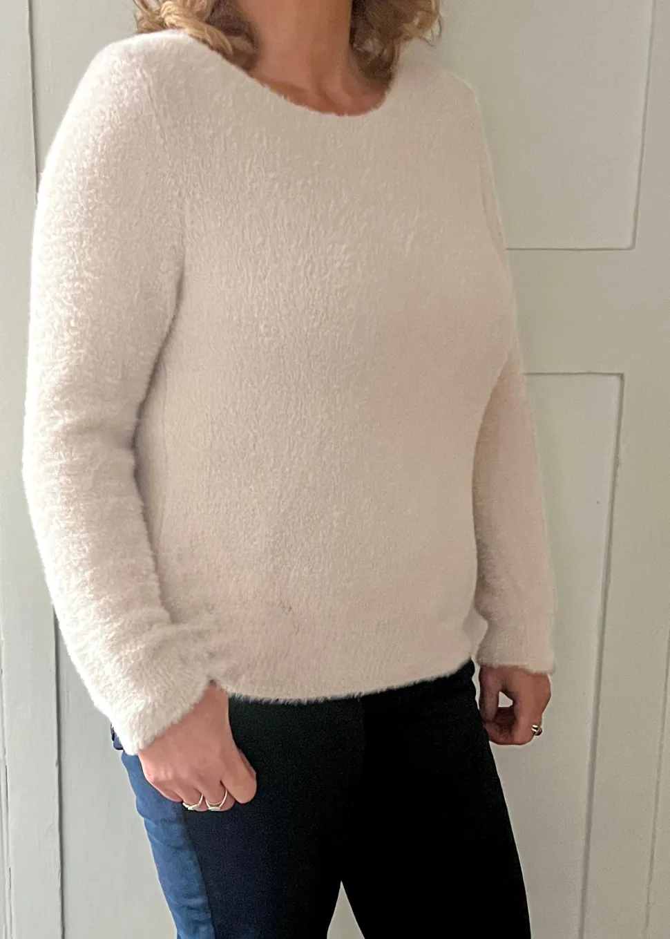 super_soft_fluffy_round_n_0.webp Super Soft Fluffy Round Neck