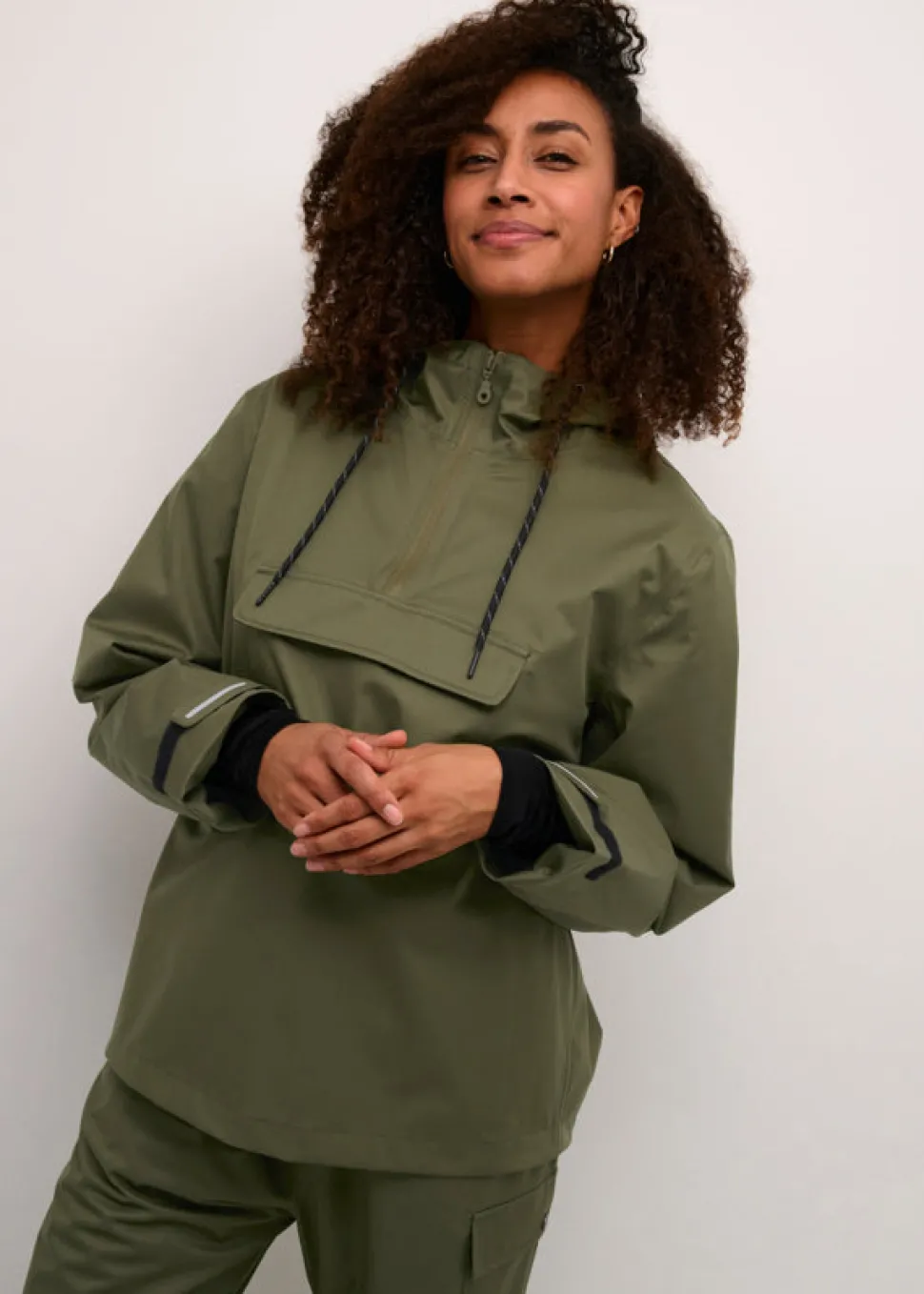 vivian_anorak_in_ivy_gree_0.webp Vivian Anorak in Ivy Green