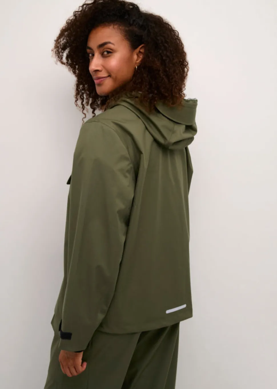 vivian_anorak_in_ivy_gree_1.webp Vivian Anorak in Ivy Green
