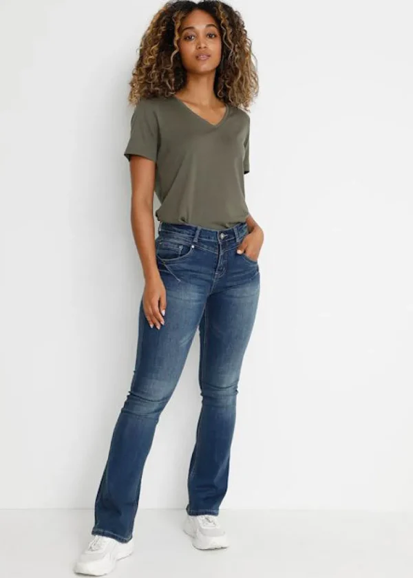 Amalie Bootcut Jeans in Dark Rinse Denim